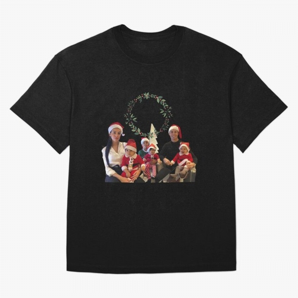Cristiano ronaldo siuuu familly - siuuu Merry Christmas Oversized T-Shirt Show Your Love for Global Football Passion for FIFA World Cup 2026 USA Canada Mexico, Filled with CR7 and Messi, Germany, Football History, Final Match Energy, Crowd Noise