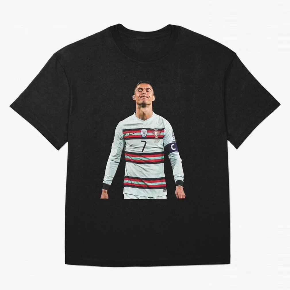 Cristiano Ronaldo Design Oversized T-Shirt Show Fan Pride Across Global Football Passion for FIFA World Cup 2026, Centered on Haaland, England, Retro Football Energy, Iconic Rivalries, Trophy Chase Drama and Stadium Atmosphere; Perfect for People