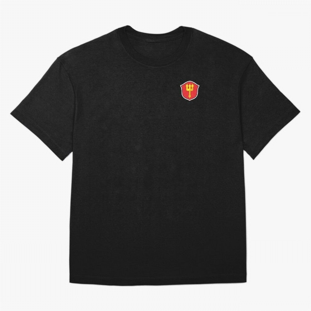Manchester United Badge Oversized T-Shirt Live the Energy of Global Football Passion for FIFA World Cup 2026, Centered on Messi, CR7 and Mbappe, Portugal, Worldwide Fan Energy, Dramatic Goals, Stadium Lights and Championship Celebrations; Built for