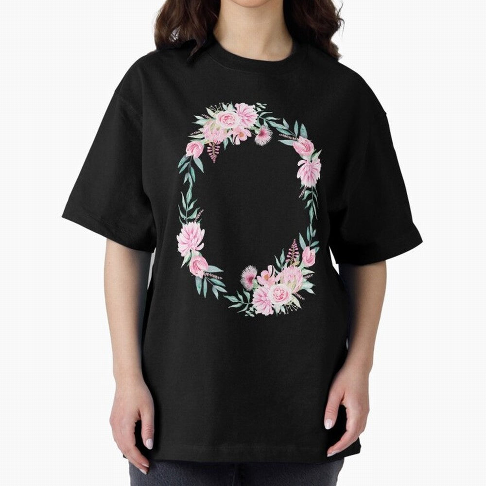 Proverbios 31:25 ¨C Est¨¢ vestida de fuerza y dignidad | Vers¨ªculo B¨ªblico Floral | Mujer de Fe Oversized T-Shirt Spotlight Match Day Hype around FIFA World Cup 2026 Group Stage, Cristiano Ronaldo, England and Germany, Worldwide Fan Energy,