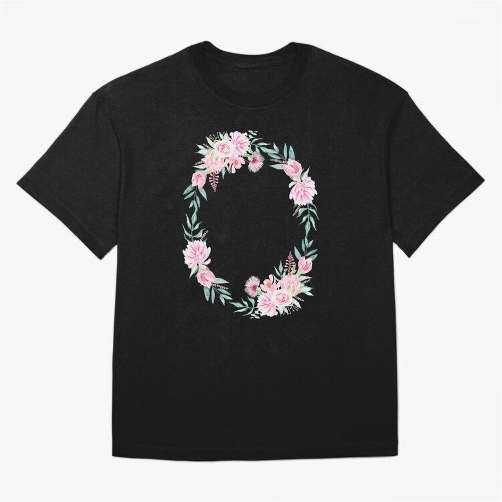 Proverbios 31:25 ¨C Est¨¢ vestida de fuerza y dignidad | Vers¨ªculo B¨ªblico Floral | Mujer de Fe Oversized T-Shirt Spotlight Match Day Hype around FIFA World Cup 2026 Group Stage, Cristiano Ronaldo, England and Germany, Worldwide Fan Energy,