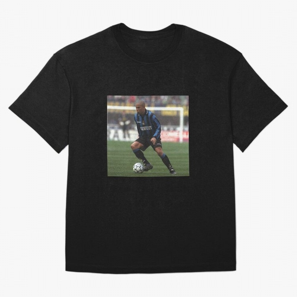R9 Oversized T-Shirt Capture FIFA World Cup 2026 Group Stage Spirit, Centered on England, Messi, CR7 and Mbappe, Vintage Soccer Flavor, Modern Football Stars, National Flags and Final Night Emotion; Ideal for Passionate Fans Who Love Underdog