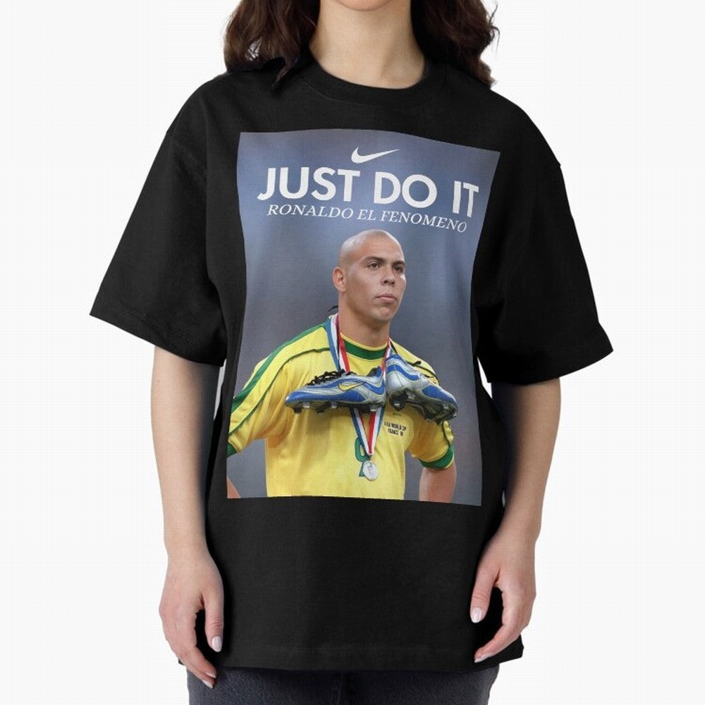 Ronaldo Fenomeno, Ronaldo Nazario Poster, Vintage Sports Decor, Living Room Decor For Walls, Sports Bedroom Decor, Game Room Decor, R9 Oversized T-Shirt Celebrate the Stars of FIFA World Cup 2026 USA Canada Mexico for Fans of Messi and Germany,